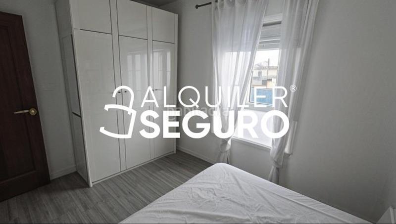 Foto 2f6fdbc3-b130-47db-be84-80645ae572c4. Rent flat with parking in Gelves