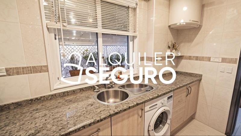 Foto 5d41bad6-8e87-482d-87dc-e4d6ba16e07f. Rent flat with parking in Gelves