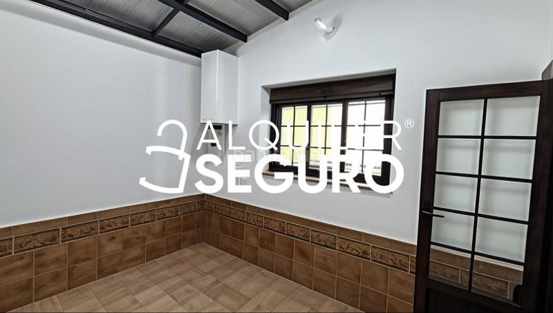 Foto d4e13fc7-e18a-4f47-b6f2-63239ddf03b2. Alquiler chalet  c pedro de valdivia en Oromana Alcalá de Guadaira