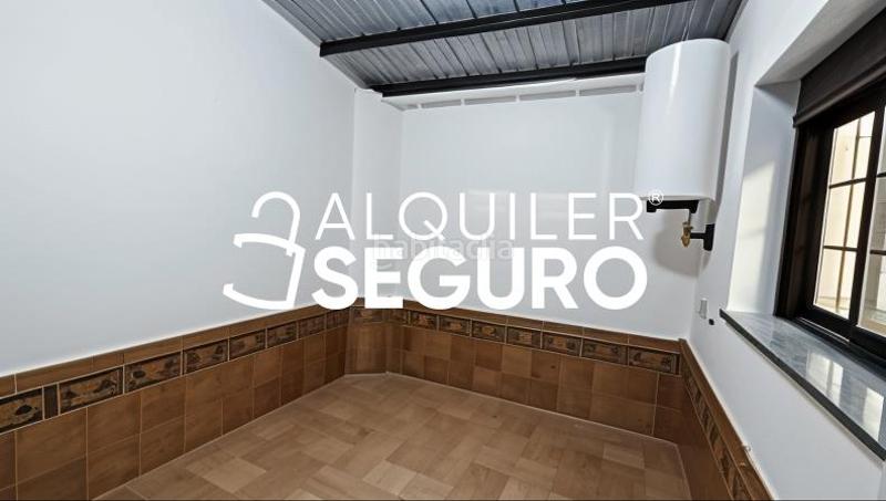 Foto 1f2b3fb1-928f-4a75-a244-16320fdd3a6d. Rent chalet with parking in Oromana Alcalá de Guadaira