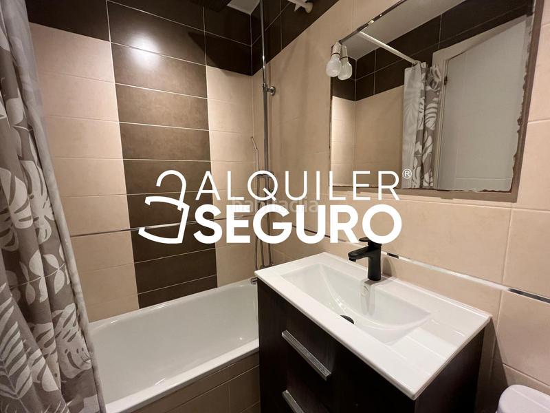 Foto 0468143d-cf36-45ca-90cc-e69faa919ff3. Rent flat with heating in Palomeras Sureste Madrid
