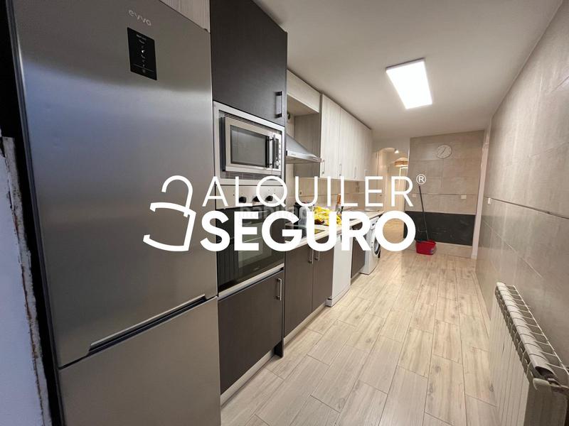 Foto 24842cc8-920d-4d36-91f4-fa20e33370af. Rent flat with heating in Palomeras Sureste Madrid