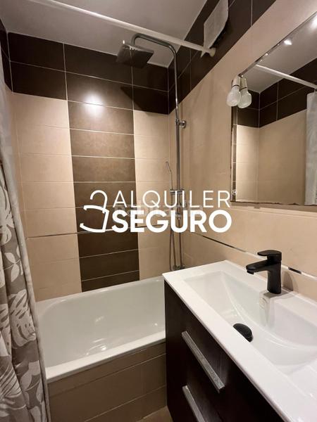 Foto 8674110e-af05-422f-ad4f-355c9615a8c5. Rent flat with heating in Palomeras Sureste Madrid