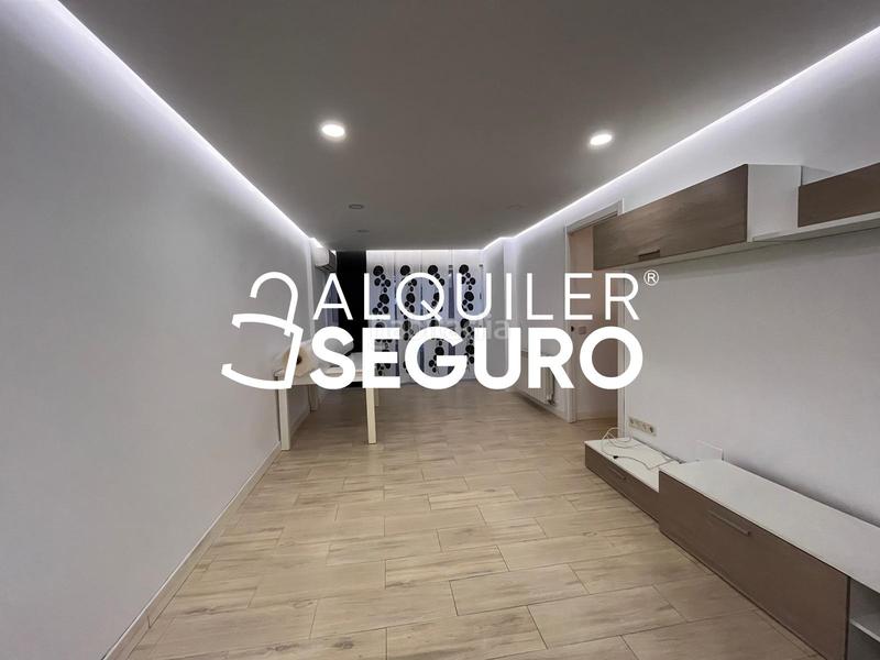 Foto 8be8dadb-c4df-4071-a150-e624642addf7. Rent flat with heating in Palomeras Sureste Madrid