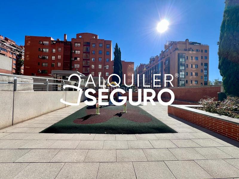 Foto b621ba67-f627-4a33-8d37-926765634e2a. Miete etagenwohnung mit heizung parking pool in San Juan Bautista Madrid