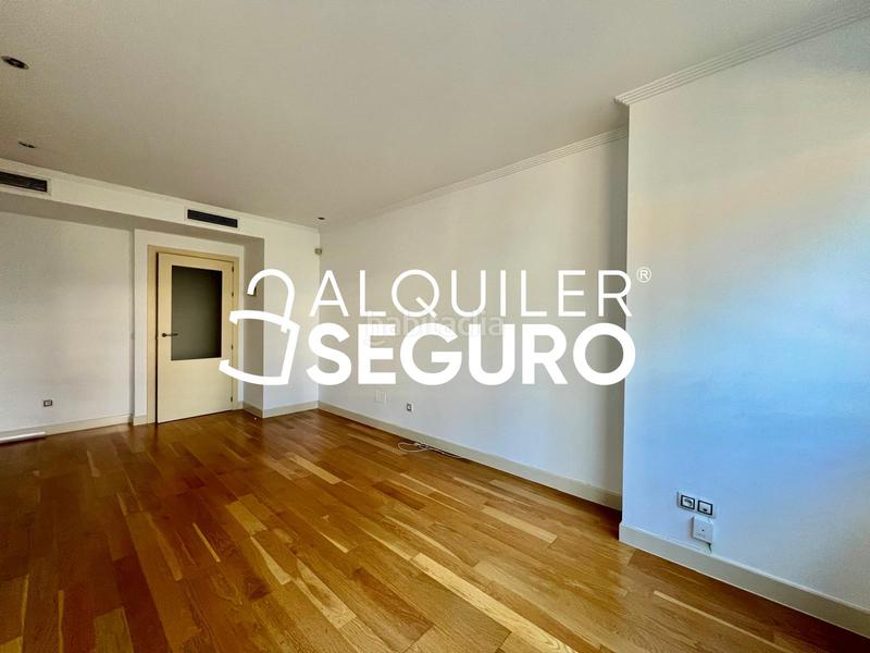 Foto 9511c676-7d29-4ec4-8669-3eff843a9bbd. Rent flat with heating parking pool in San Juan Bautista Madrid