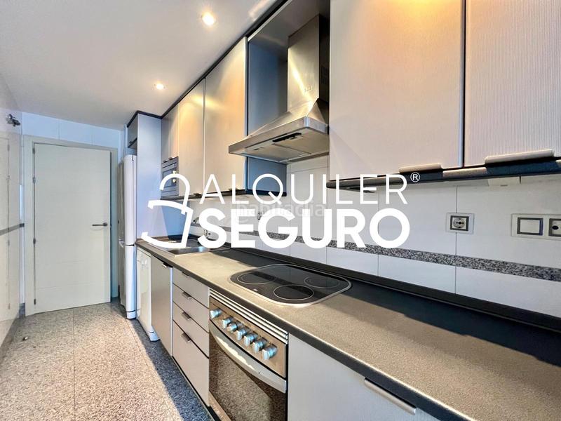 Foto fd5e82a4-a4c8-401f-b71b-455938a2eb48. Rent flat with heating parking pool in San Juan Bautista Madrid