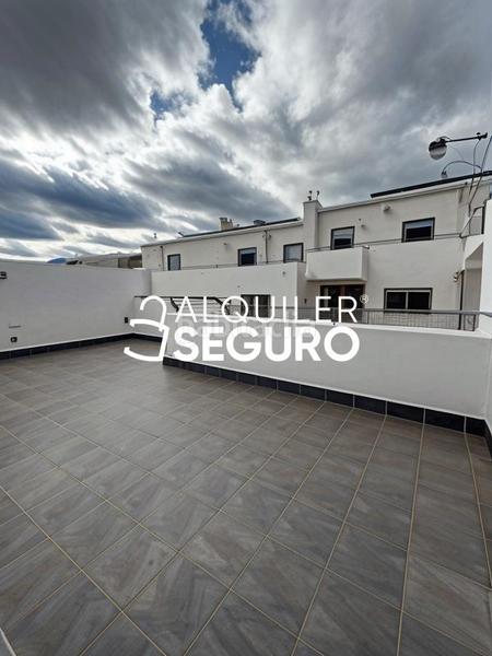 Foto 155a4ac8-e558-4bd3-9d64-bfd9bf63f7ff. Location chalet avec chauffage parking dans Ajalvir