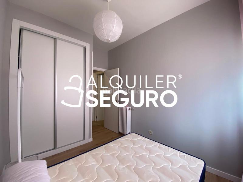 Foto 0332615d-6e13-4ee2-9da4-3fd7b7dcddcc. Rent flat with heating parking in Palomeras Bajas Madrid