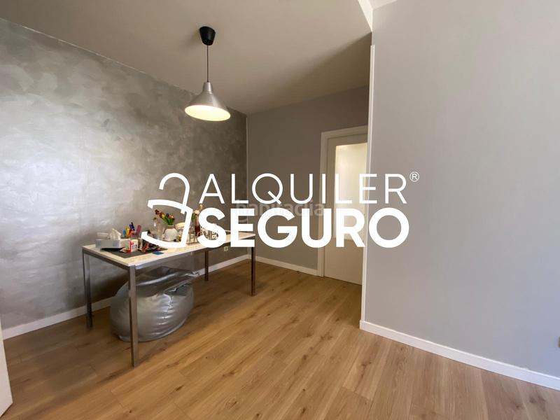 Foto 0826e6a4-40db-4f37-9bf4-67fa44f43dec. Rent flat with heating parking in Palomeras Bajas Madrid