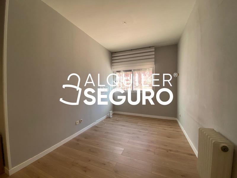 Foto efad08f1-9b25-4cb6-92da-04420a944bff. Rent flat with heating parking in Palomeras Bajas Madrid