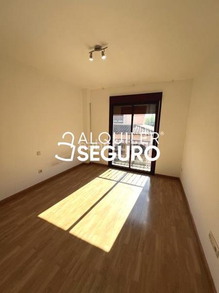 Foto 3a04bb11-b311-4ee6-9173-27a21a8dc06a. Alquiler piso  c caballeros en Esquivias