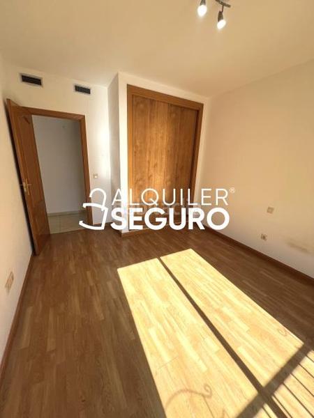 Foto 408a08cc-1554-4183-9fe5-116ecc7bcab4. Alquiler piso  c caballeros en Esquivias