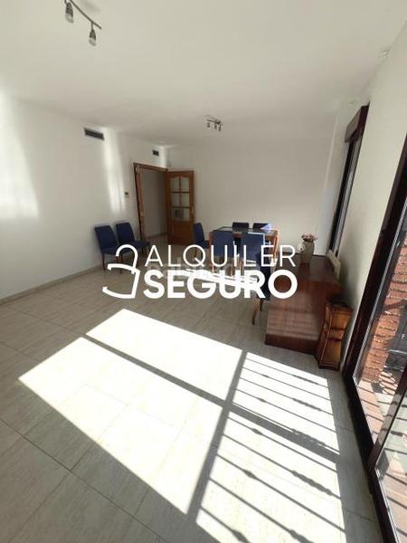 Foto eaf7906c-f5f3-4f0f-91b6-ad304f7f5b93. Alquiler piso  c caballeros en Esquivias