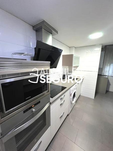 Foto 8f66f372-7b95-460c-8249-6d69881ed3ae. Location appartement avec chauffage dans Reyes Parla