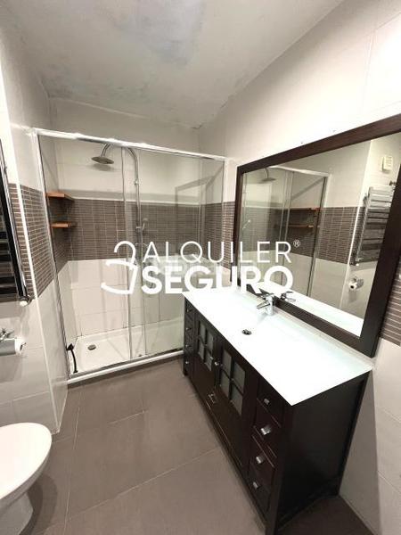 Foto 40d4c83b-ec82-49c6-a3fc-6b5a5f718179. Rent flat with heating in Reyes Parla