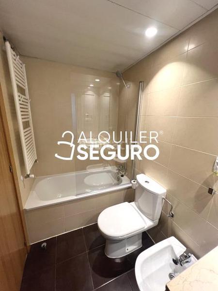 Foto 8110b3ca-1653-49c6-a21b-810892045efe. Location appartement avec chauffage parking piscine dans Valdemoro