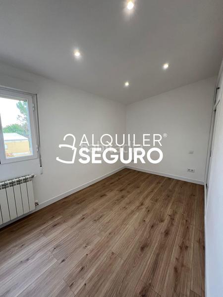 Foto 43da5f27-53d1-4a8e-a654-2931d9028943. Lloguer pis amb calefacció a Salvador Madrid