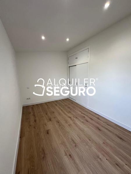 Foto 2ccec26b-3458-4879-a3ac-b0d11df190b1. Rent flat with heating in Salvador Madrid