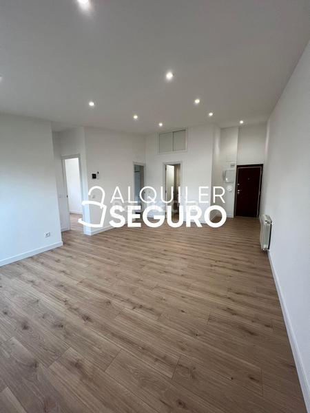 Foto 6b7c1a9e-c64b-4b53-86e5-fc8b39cdf4aa. Rent flat with heating in Salvador Madrid