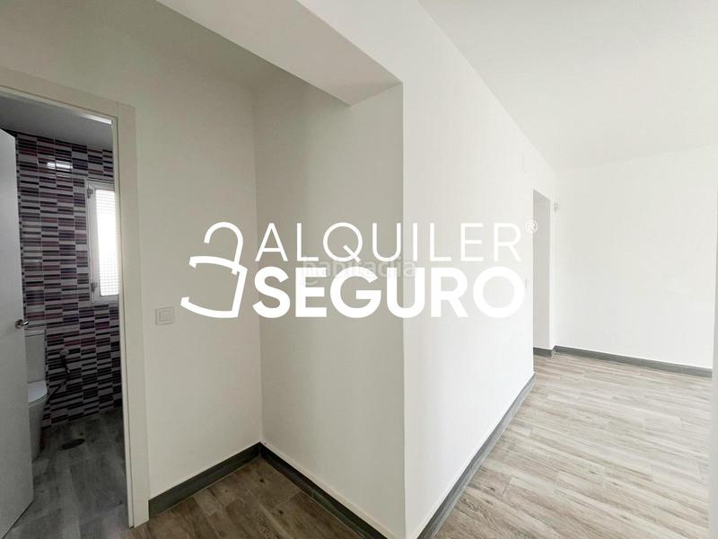 Foto 04d6b412-1ea1-4e07-8c45-766ee9c09519. Lloguer pis amb calefacció a Reyes Parla