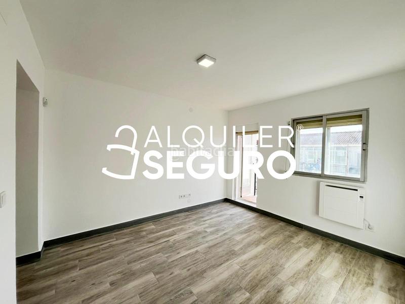 Foto 17243765-9fa6-4379-9f50-68e9fa095220. Lloguer pis amb calefacció a Reyes Parla