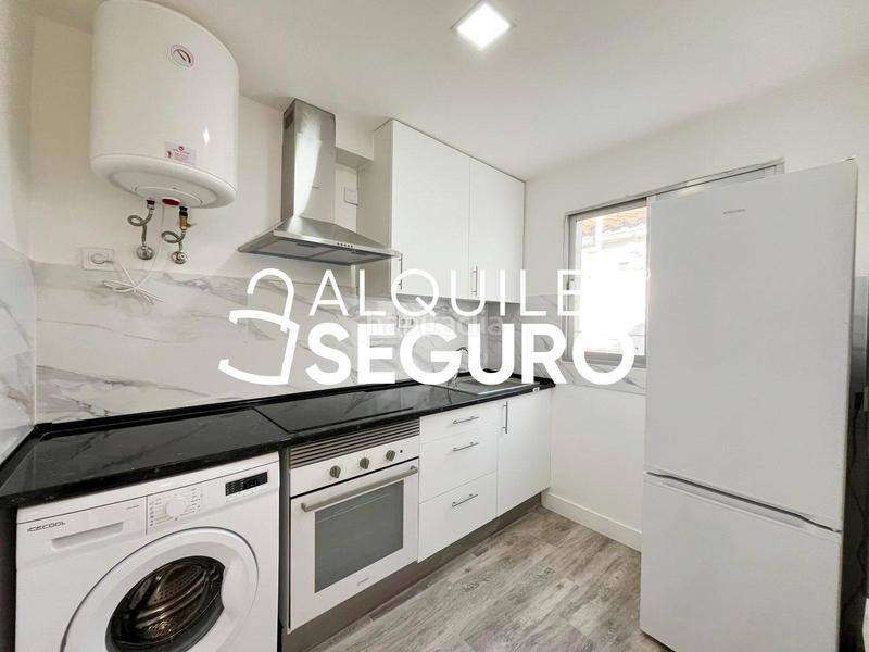 Foto 275207c4-d5e5-4bfd-bbd5-e2d4249d0d5d. Lloguer pis amb calefacció a Reyes Parla