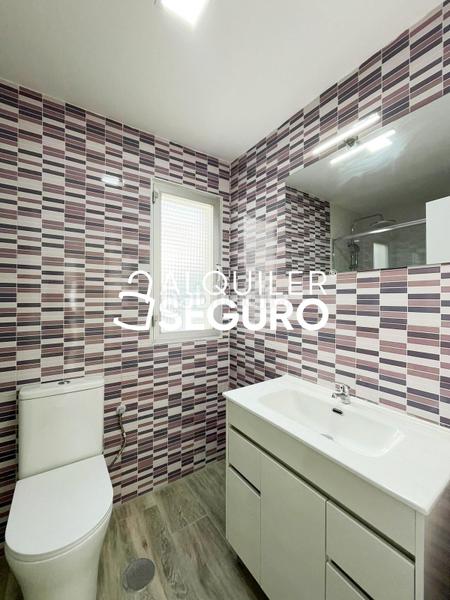 Foto 2a4dfc3b-30e3-42ae-a65a-50693ebd8395. Lloguer pis amb calefacció a Reyes Parla