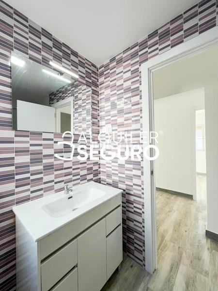 Foto 7ad55329-192e-48cb-9ac2-b01069de00bc. Lloguer pis amb calefacció a Reyes Parla