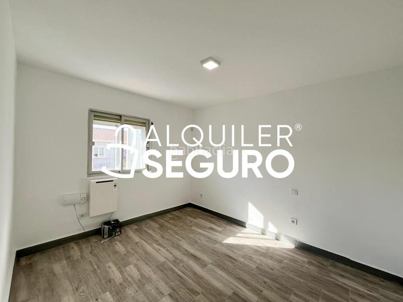 Foto a0cbc703-4c32-448a-96de-05d877e711ff. Lloguer pis amb calefacció a Reyes Parla