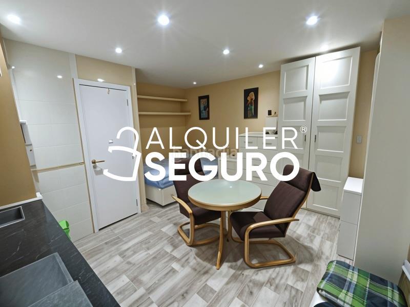 Foto a02753df-abb5-4c7b-9552-5c93da38a43a. Location studio avec chauffage dans San Diego Madrid