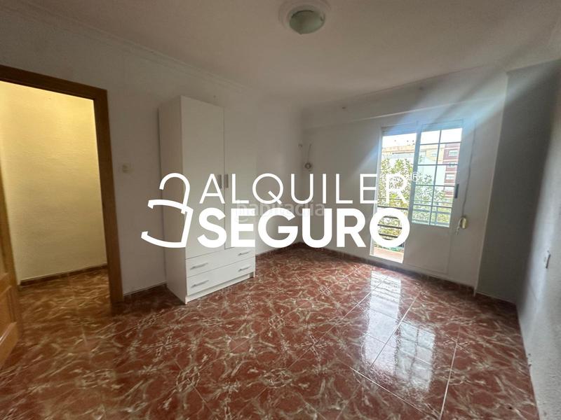 Foto 70e387b2-57cf-4385-ad51-355ef95957ca. Location appartement dans Torrefiel Valencia