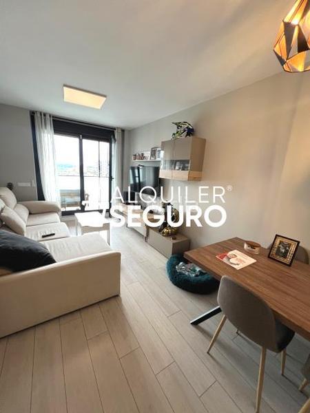 Foto f0c8fd2b-6a4a-45c4-836f-362550b7731f. Affitto appartamento con riscaldamento parcheggio piscina in Valdemoro