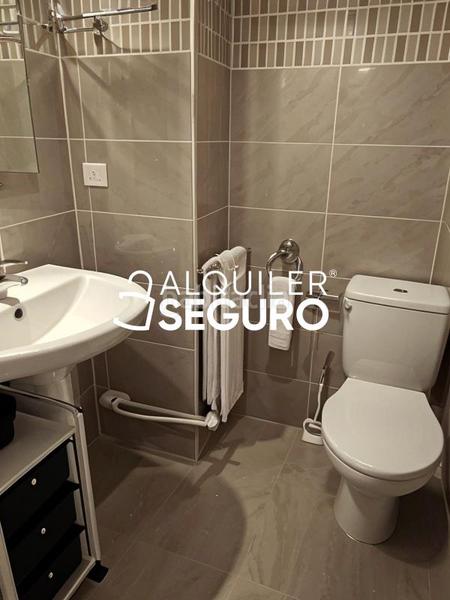 Foto 90a5b609-f1ff-4af2-86ad-fcf9795afeb5. Location appartement avec chauffage parking dans Valdefierro Zaragoza