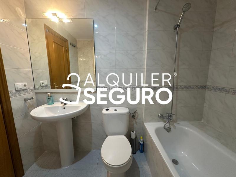 Foto c1072b54-e626-4d4d-9cc5-03662afdb8d1. Miete etagenwohnung mit parking in Mont Olivet Valencia