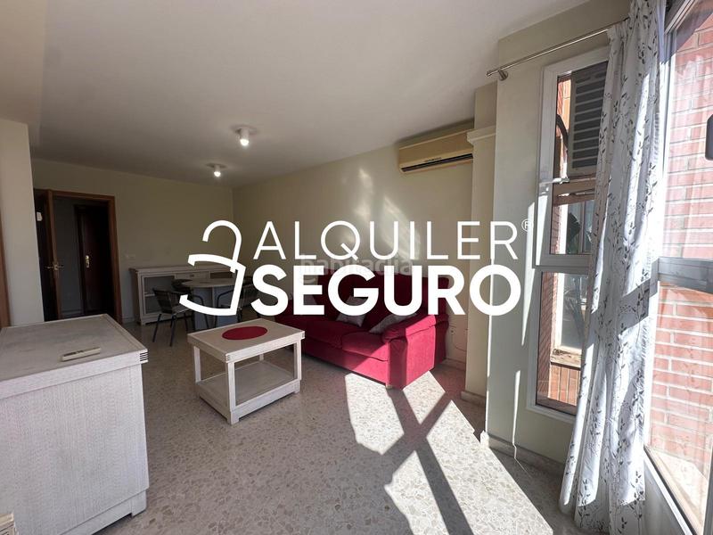 Foto c5853648-f2e2-4d0d-85da-e57a6ca92e17. Miete etagenwohnung mit parking in Mont Olivet Valencia