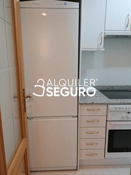 Foto 09b09537-b983-4a99-80dd-73a81114abbf. Rent flat with heating in Simancas Madrid