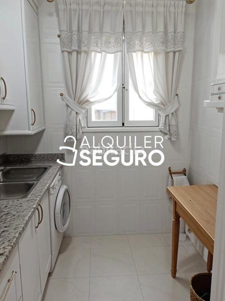 Foto 91b1b0ee-153a-4e1e-b2fb-e1e234f6c9e2. Rent flat with heating in Simancas Madrid