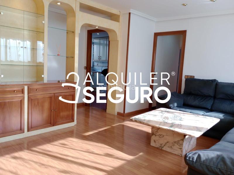 Foto 10e142b6-fada-4b12-8a99-f1065fb21907. Alquiler piso  c de servando batanero en Ventas Madrid