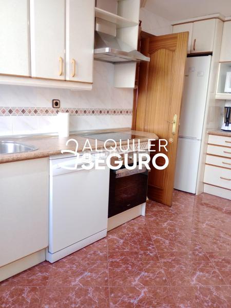 Foto 15c94938-91d7-40fb-984d-8992c8b5b92a. Alquiler piso  c de servando batanero en Ventas Madrid