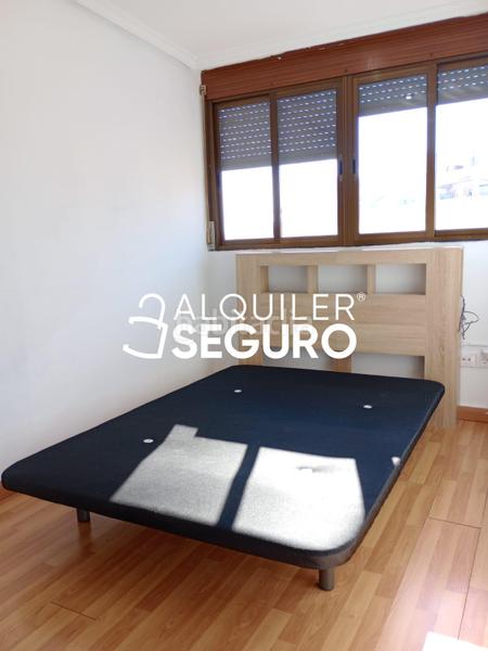 Foto 2fcc1a8c-ffe9-4294-8fbb-78e5125dcdcd. Alquiler piso  c de servando batanero en Ventas Madrid