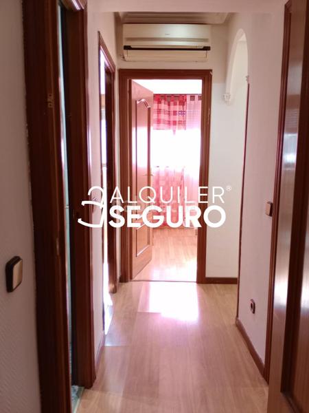 Foto bb02908b-cc35-4566-9bd5-9c728a3b3678. Alquiler piso  c de servando batanero en Ventas Madrid