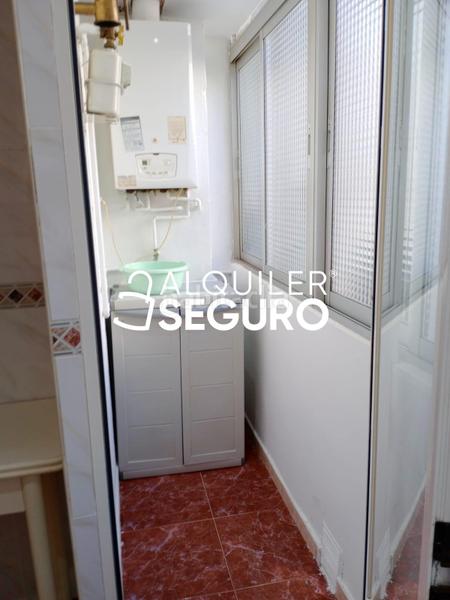 Foto bf8a4fb7-f39c-462b-8067-e3a739654934. Alquiler piso  c de servando batanero en Ventas Madrid