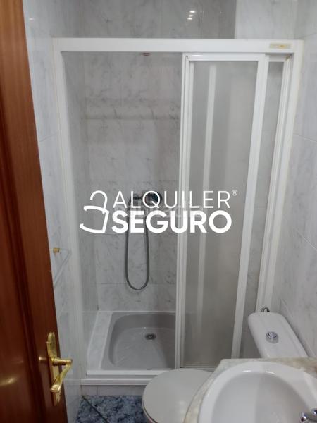 Foto cdd8c418-aeca-4f5d-a2d7-6e7837bbce77. Alquiler piso  c de servando batanero en Ventas Madrid