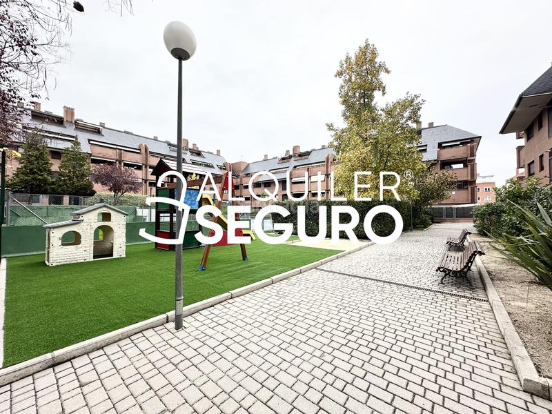 Foto 784fdc7a-bc52-4190-b658-dd8c0dfb89b1. Affitto appartamento con riscaldamento parcheggio piscina in Pozuelo de Alarcón