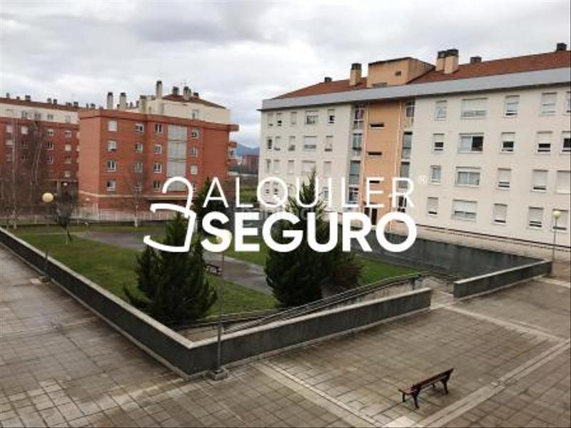 Foto 0cac7360-941f-41de-b0f8-309fe0d954c2. Lloguer pis amb calefacció aparcament a Lakua-Bizkarra Vitoria - Gasteiz