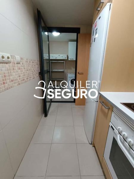 Foto f2b0acb3-e9bb-48bd-8d05-6d8e426fcf4b. Alquiler piso  c libertad en Hispanoamérica-Comunidades Valdemoro
