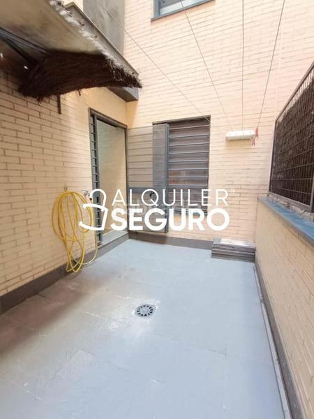 Foto 40a0c469-4fbf-4bbf-aac0-c869147b912b. Lloguer pis amb calefacció aparcament piscina a Hispanoamérica-Comunidades Valdemoro