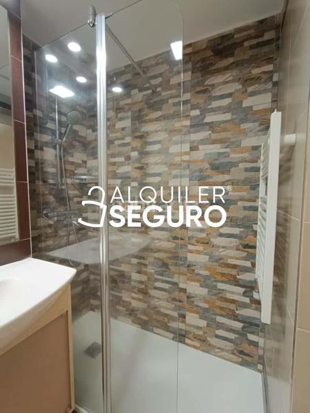 Foto 4987fda9-a872-4341-902d-b2428fe30f08. Lloguer pis amb calefacció aparcament piscina a Hispanoamérica-Comunidades Valdemoro