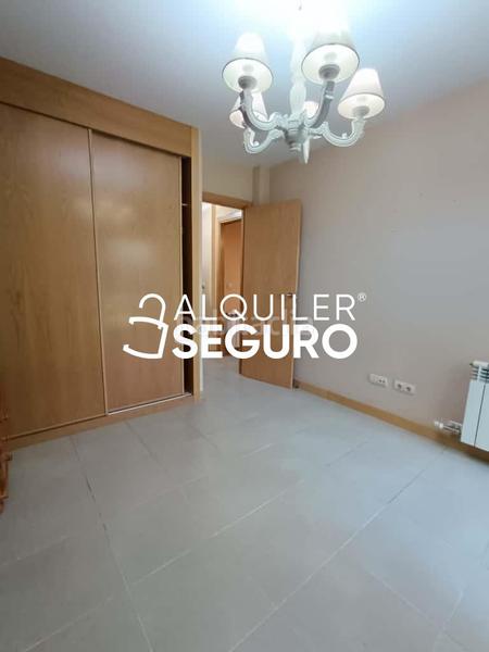 Foto 35e6eef4-3ee7-4caa-9b43-afad00156976. Rent flat with heating parking pool in Hispanoamérica-Comunidades Valdemoro